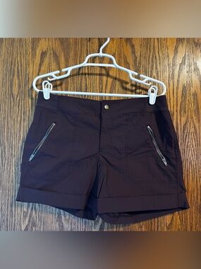Te verde shorts in eggplant